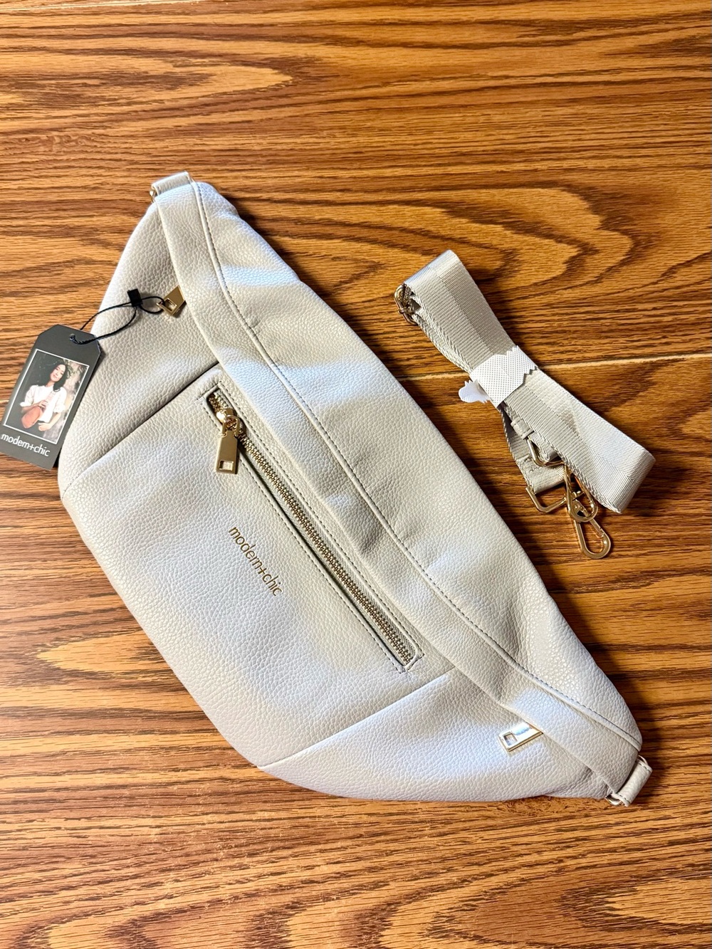 NWT Modern + Chic Presley Oversized Sling Bag